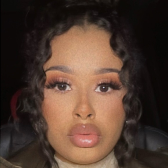 Meet your Posher, Taelor - Picture 1 of 1